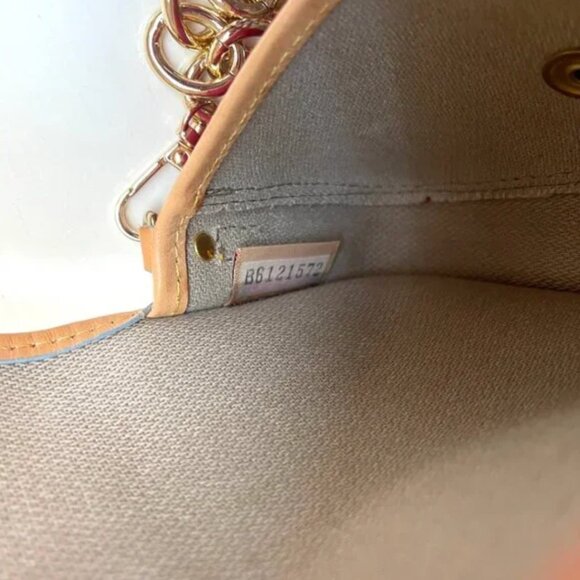 Dooney & Bourke small bag - Picture 10 of 11